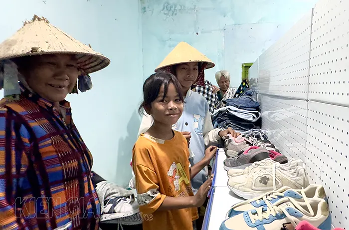  Shop quần áo 0 đồng ở Bàn Tân Định